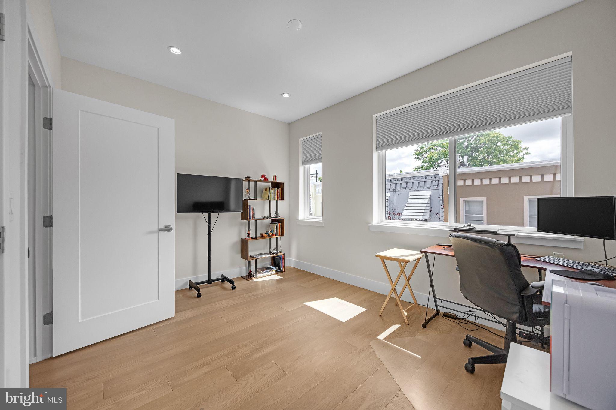 1752 N BAILEY STREET