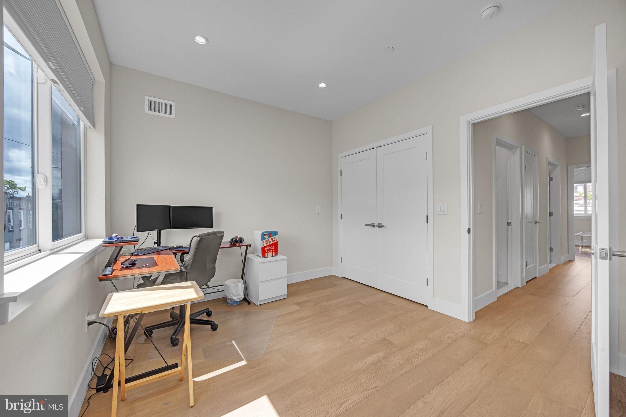 1752 N BAILEY STREET