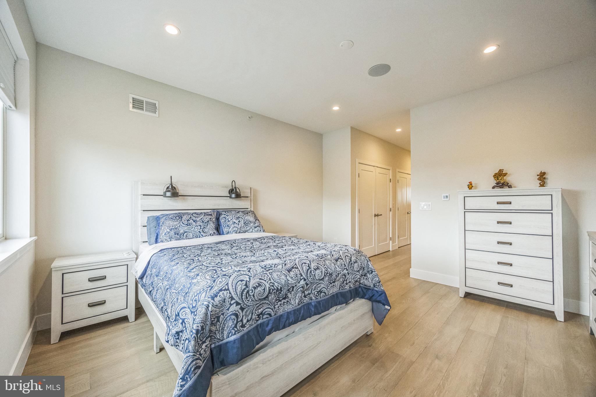 1752 N BAILEY STREET