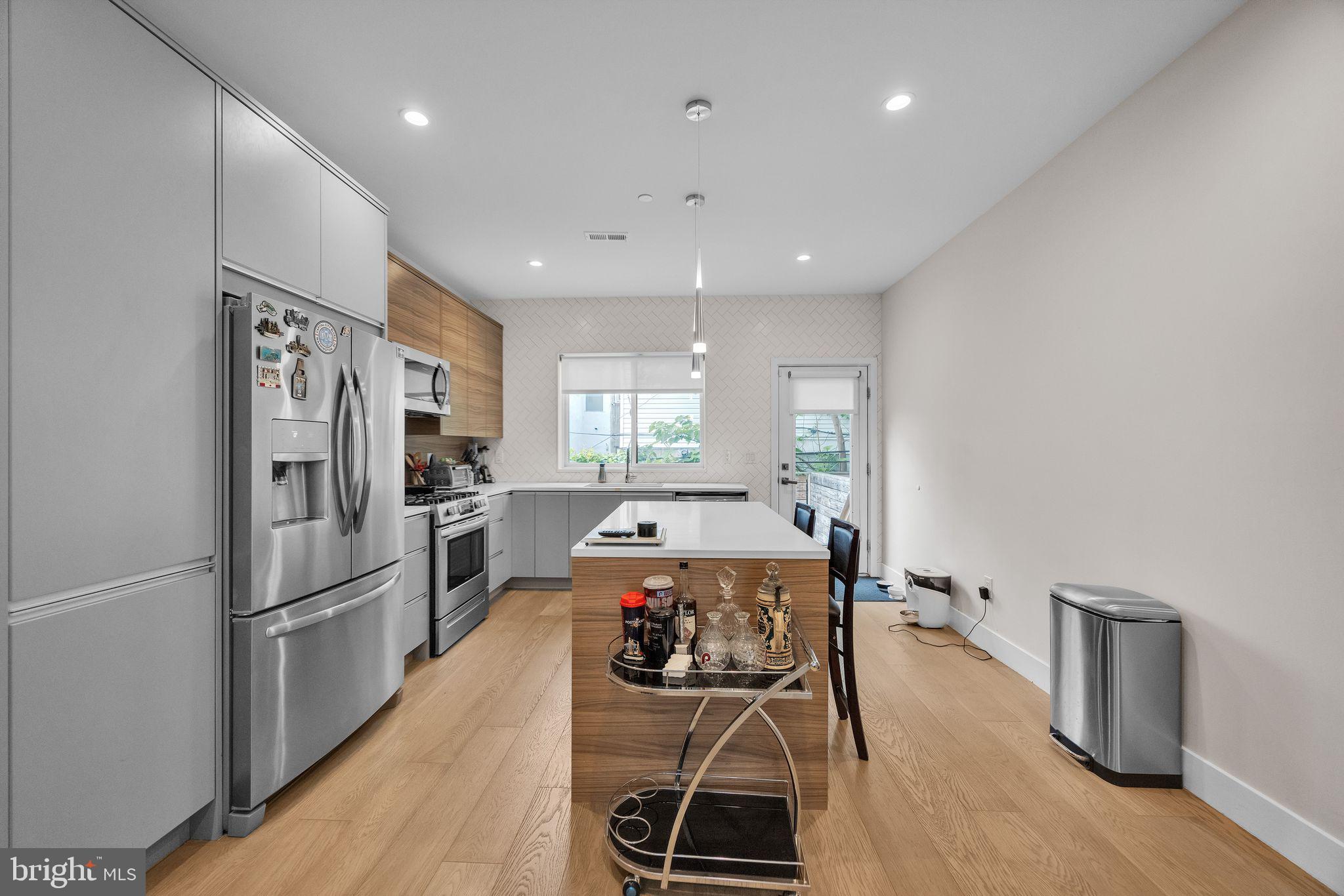 1752 N BAILEY STREET