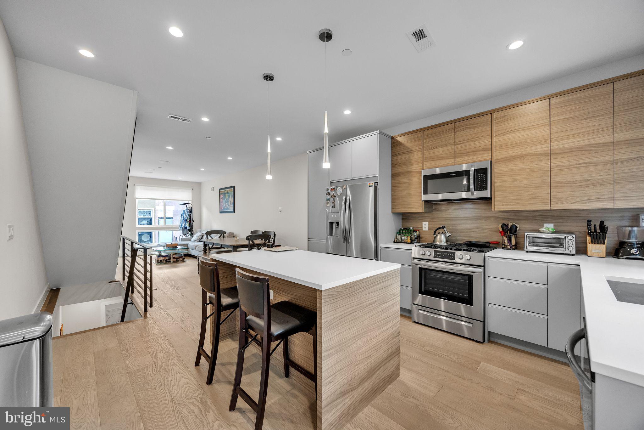 1752 N BAILEY STREET