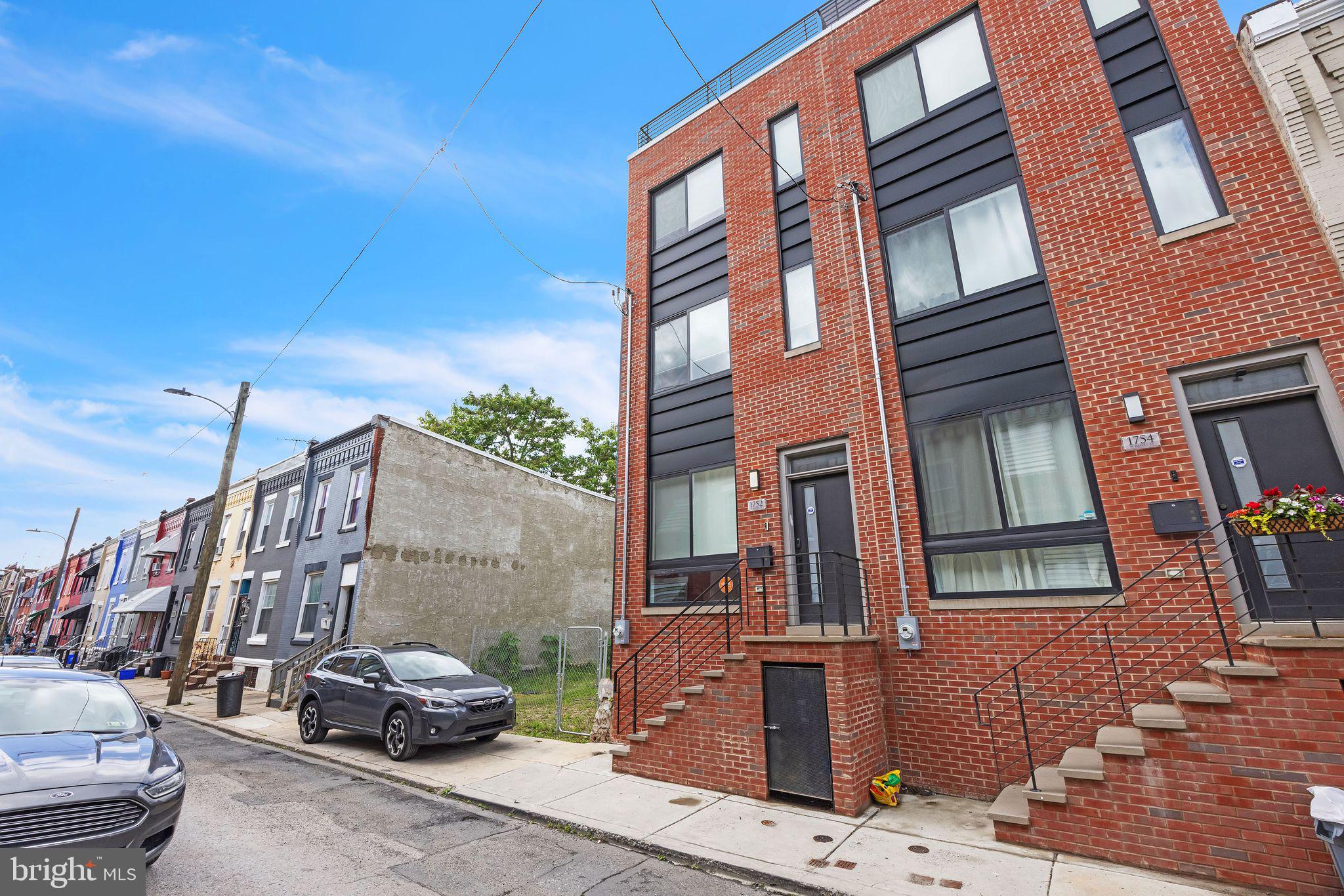 1752 N BAILEY STREET