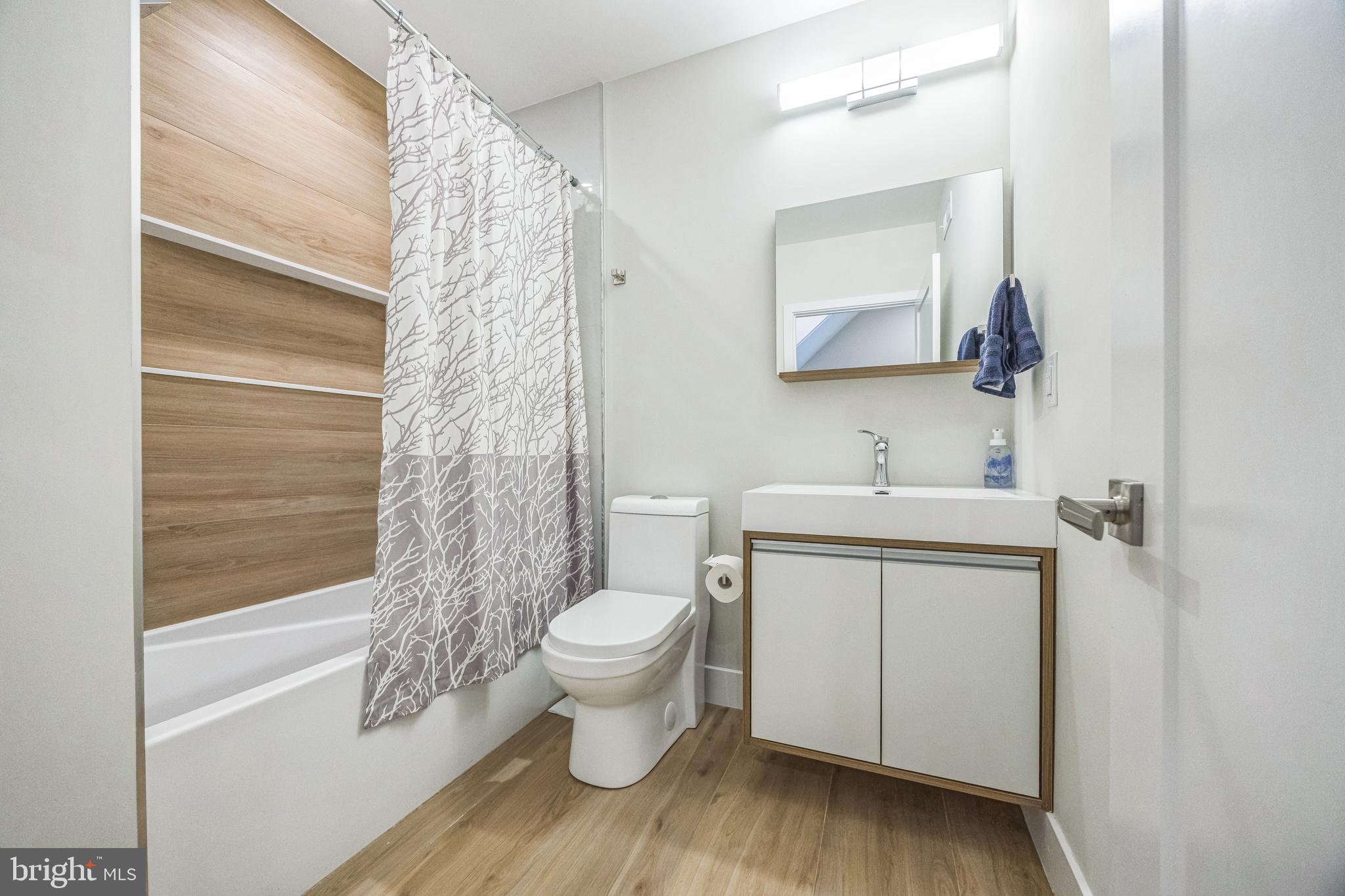 1752 N BAILEY STREET