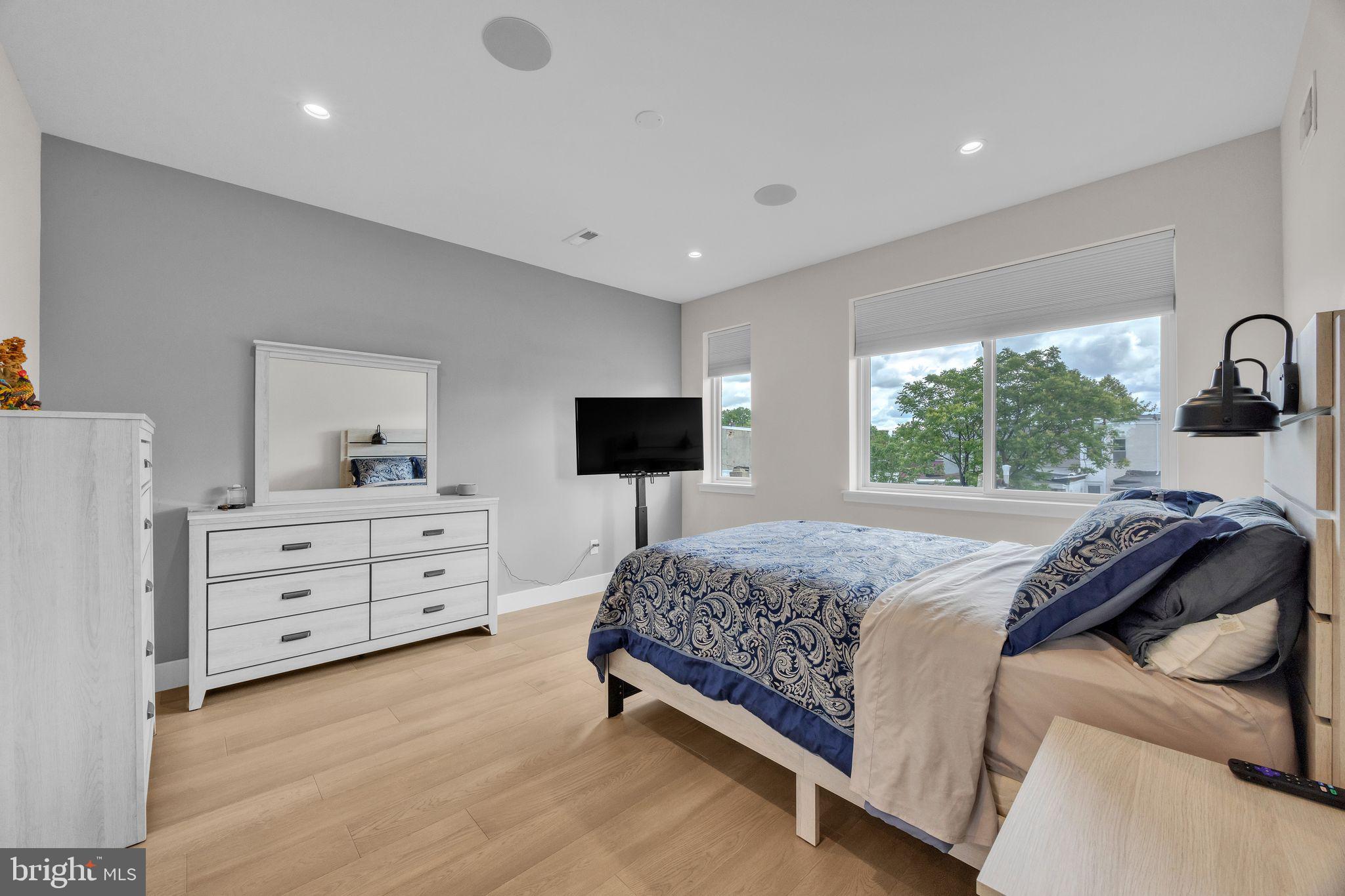 1752 N BAILEY STREET