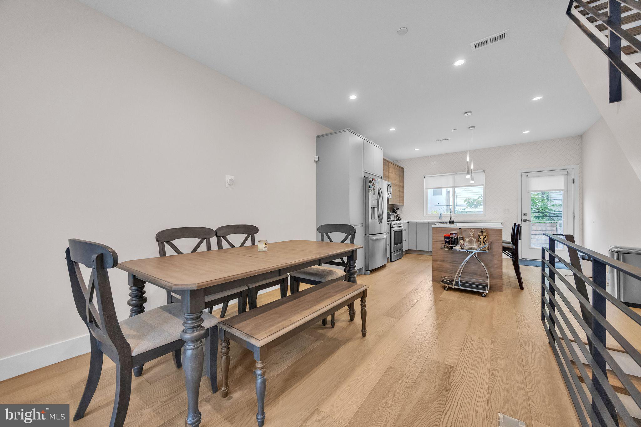 1752 N BAILEY STREET