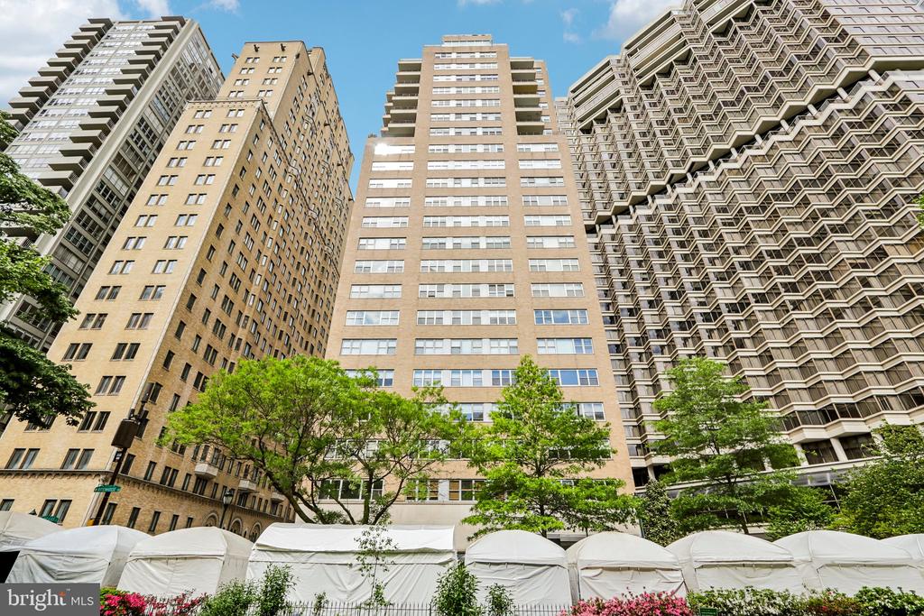 220 W RITTENHOUSE SQUARE Unit: 10C