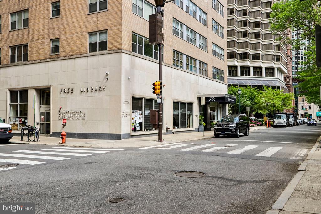 220 W RITTENHOUSE SQUARE Unit: 10C