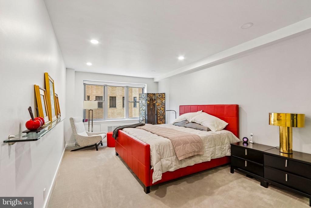 220 W RITTENHOUSE SQUARE Unit: 10C