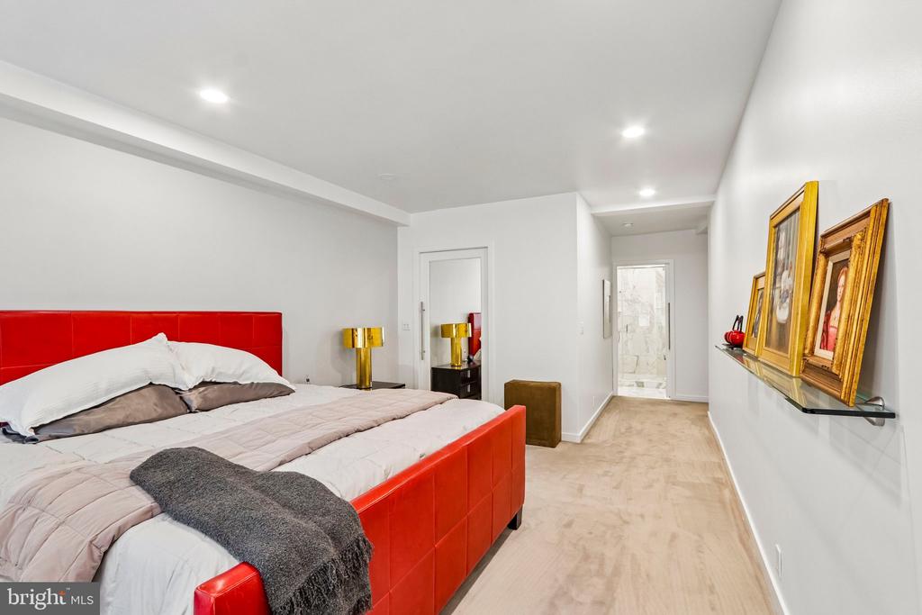 220 W RITTENHOUSE SQUARE Unit: 10C