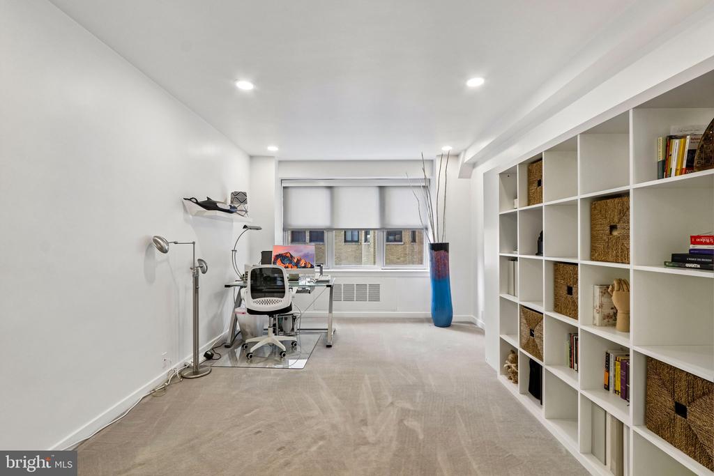 220 W RITTENHOUSE SQUARE Unit: 10C