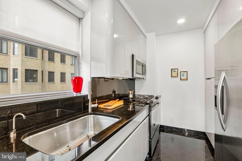 220 W RITTENHOUSE SQUARE Unit: 10C