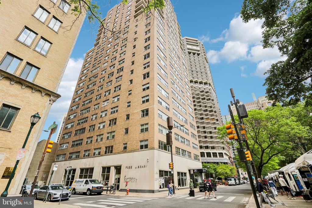 220 W RITTENHOUSE SQUARE Unit: 10C