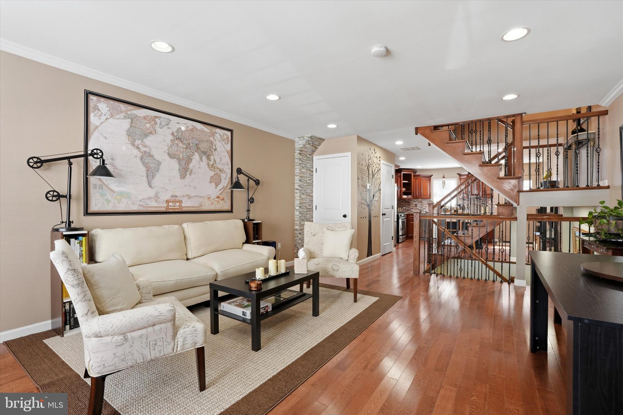 2114 MONTROSE STREET