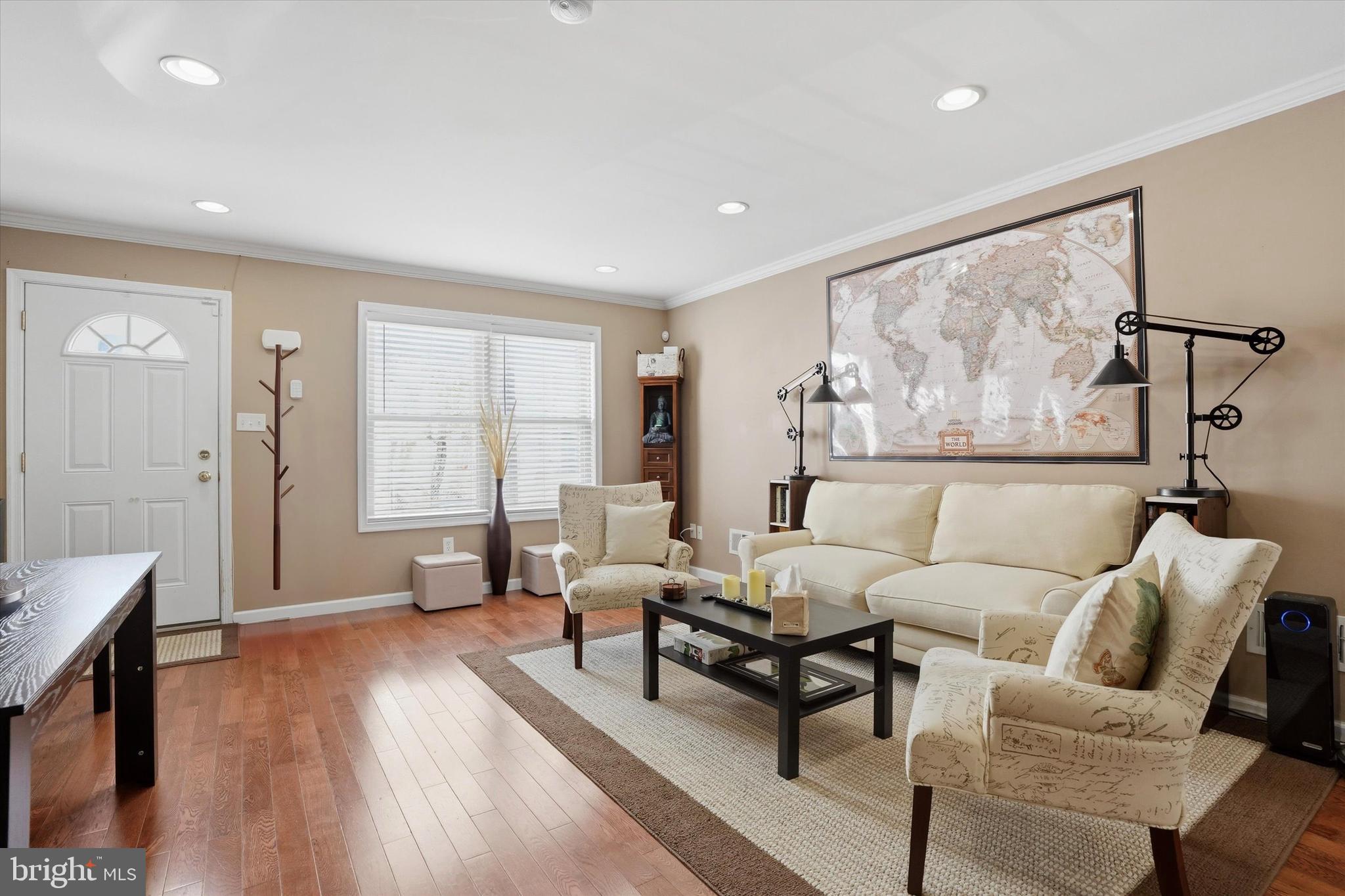 2114 MONTROSE STREET