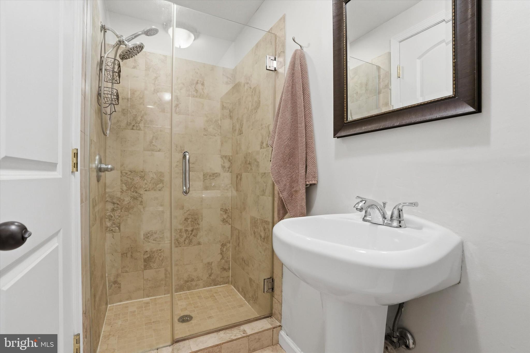 2114 MONTROSE STREET