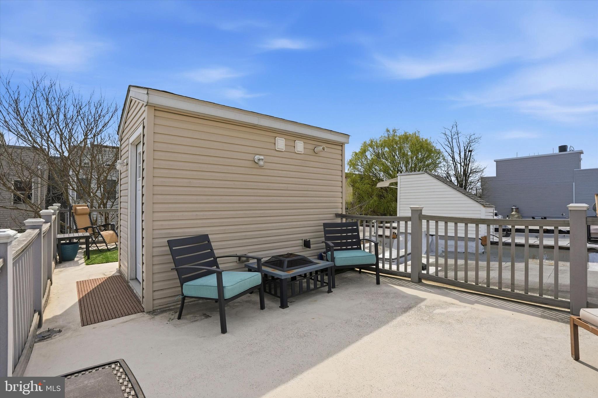 2114 MONTROSE STREET