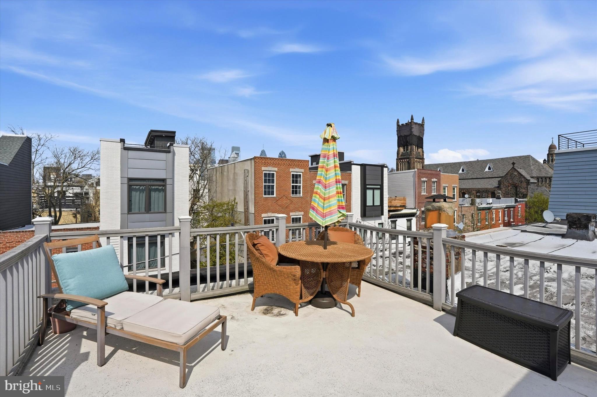 2114 MONTROSE STREET