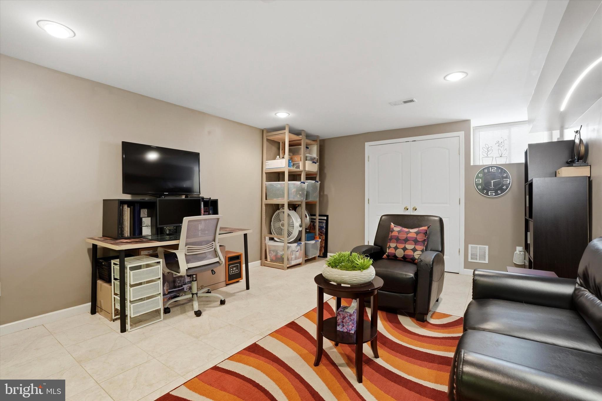 2114 MONTROSE STREET