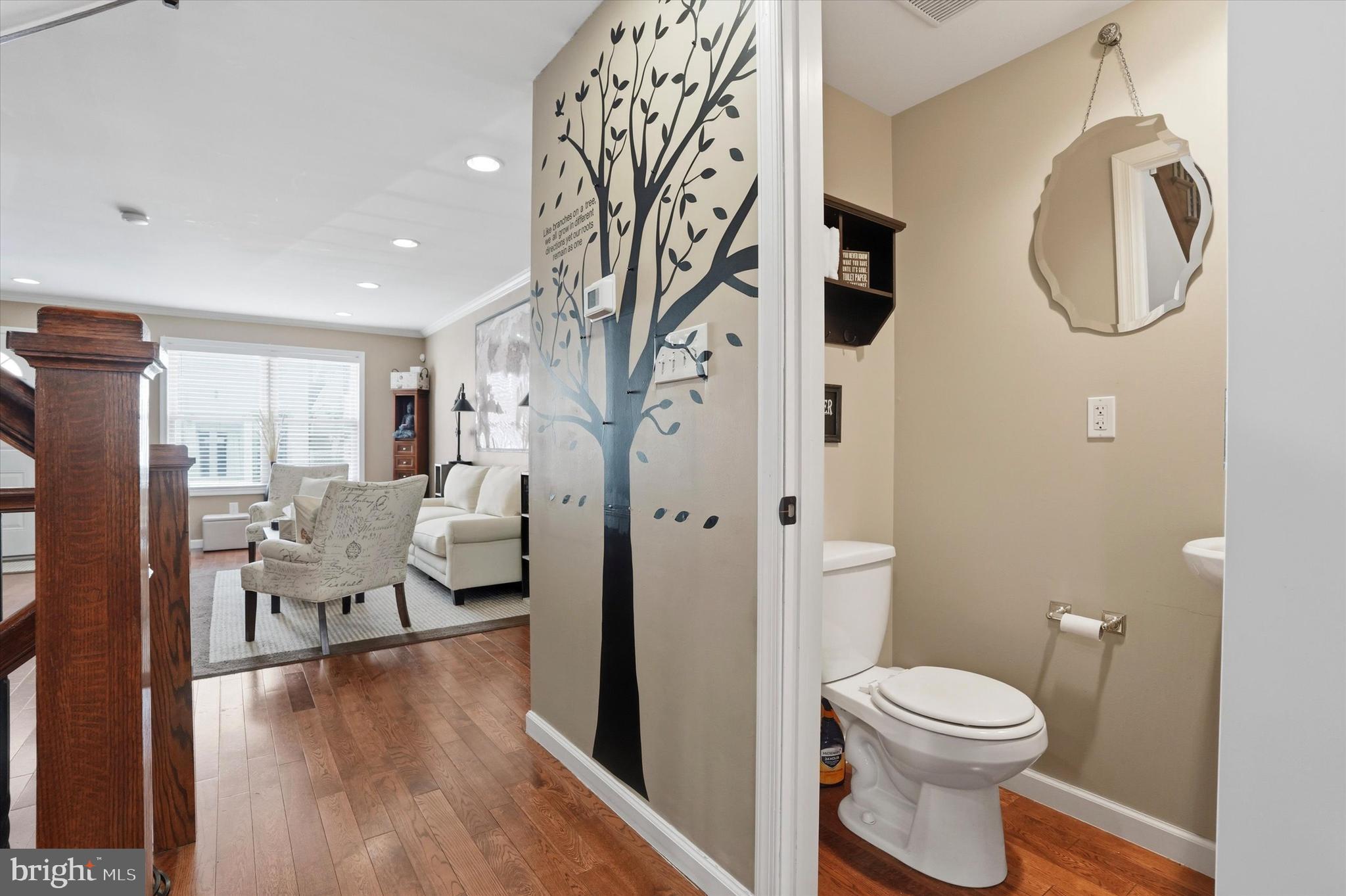 2114 MONTROSE STREET