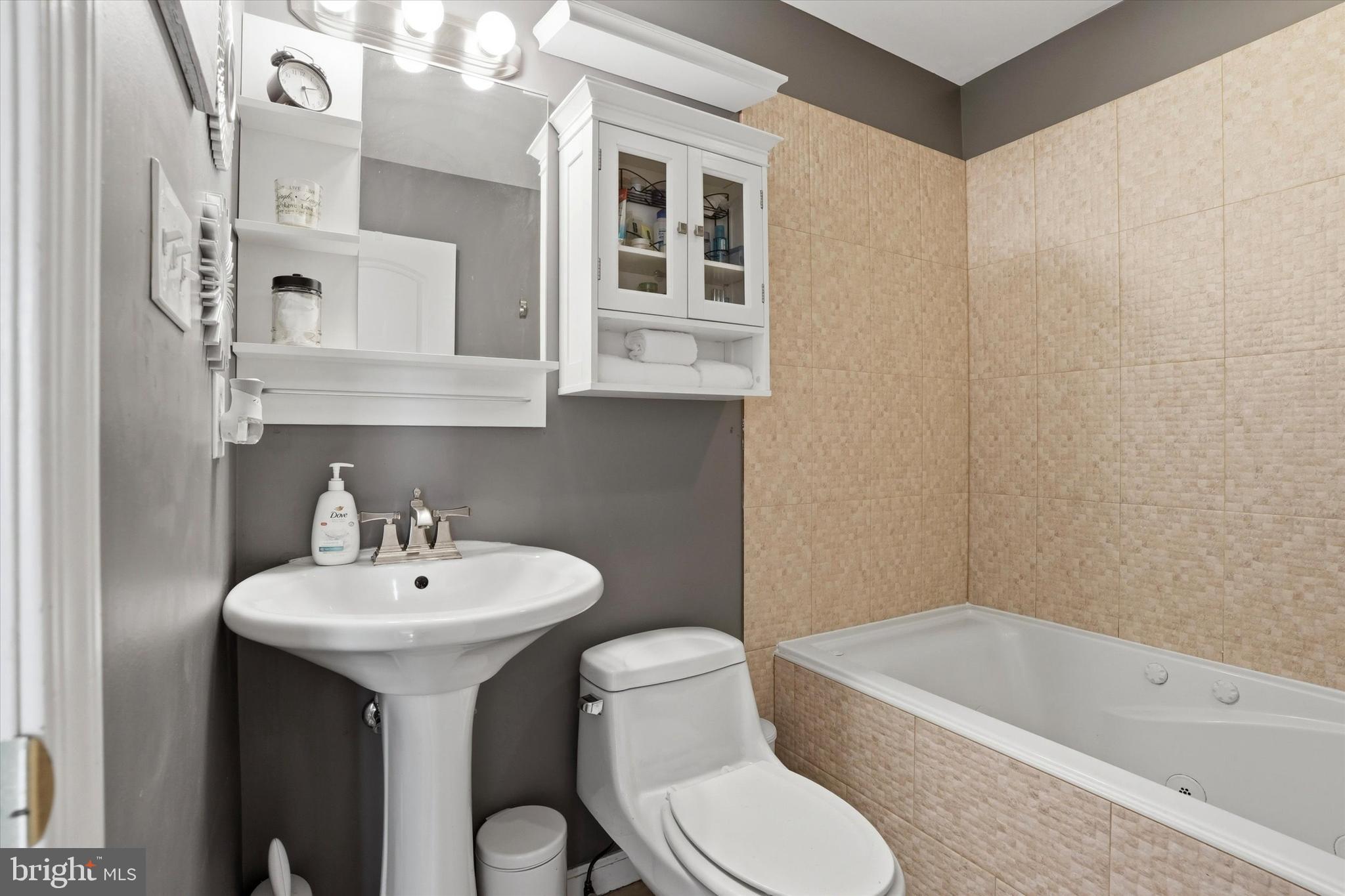 2114 MONTROSE STREET