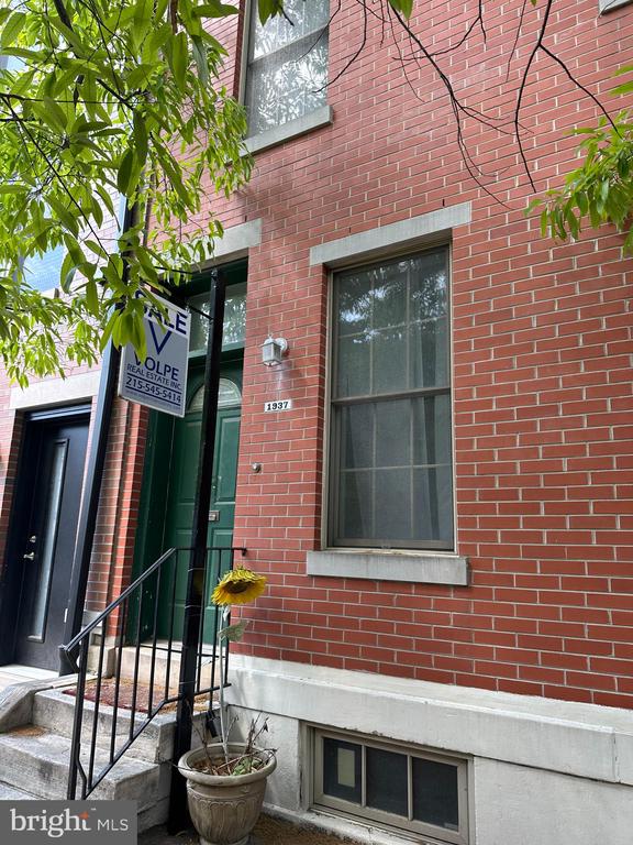 1937 BAINBRIDGE STREET