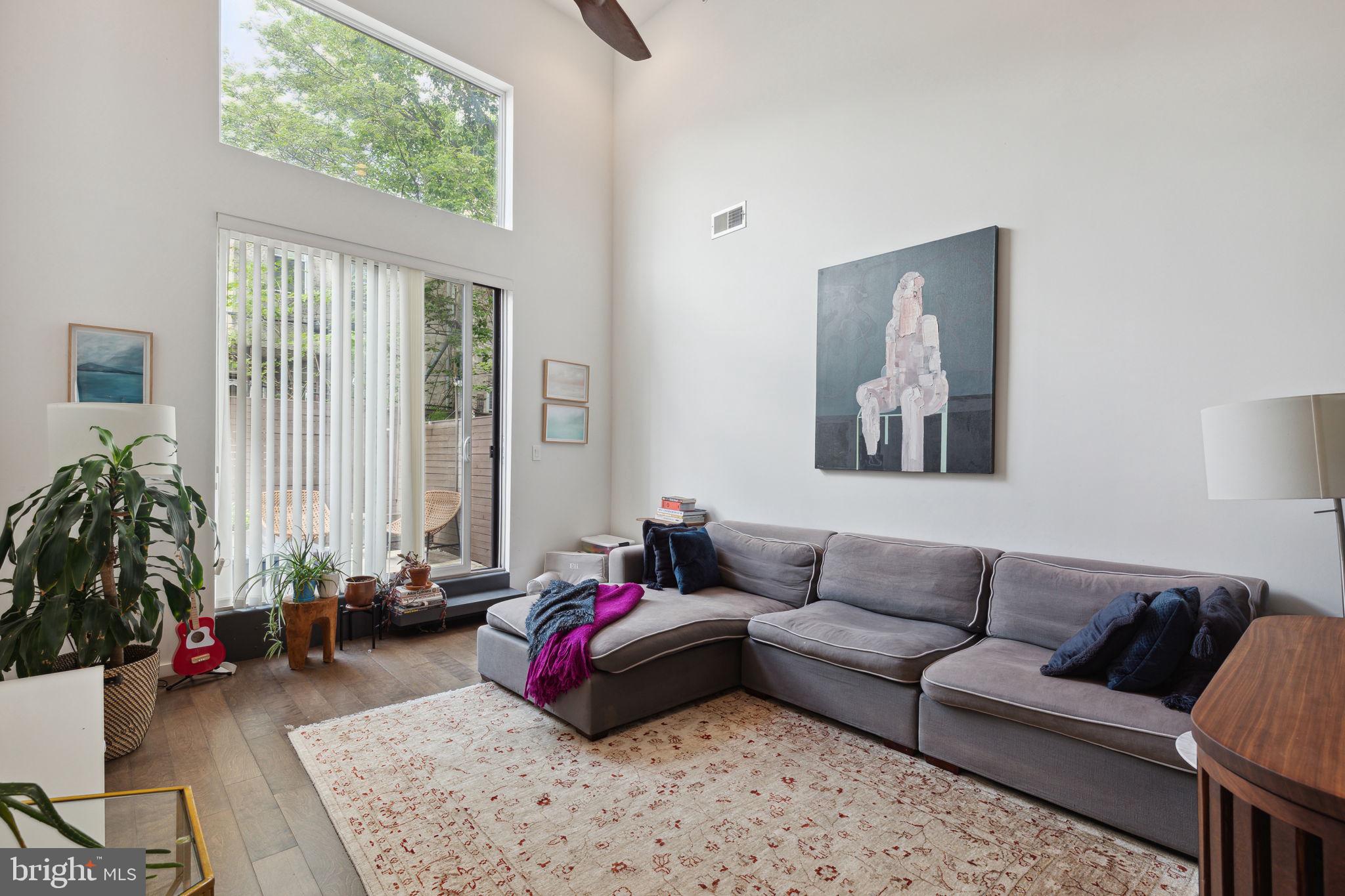 1130 S SYDENHAM STREET