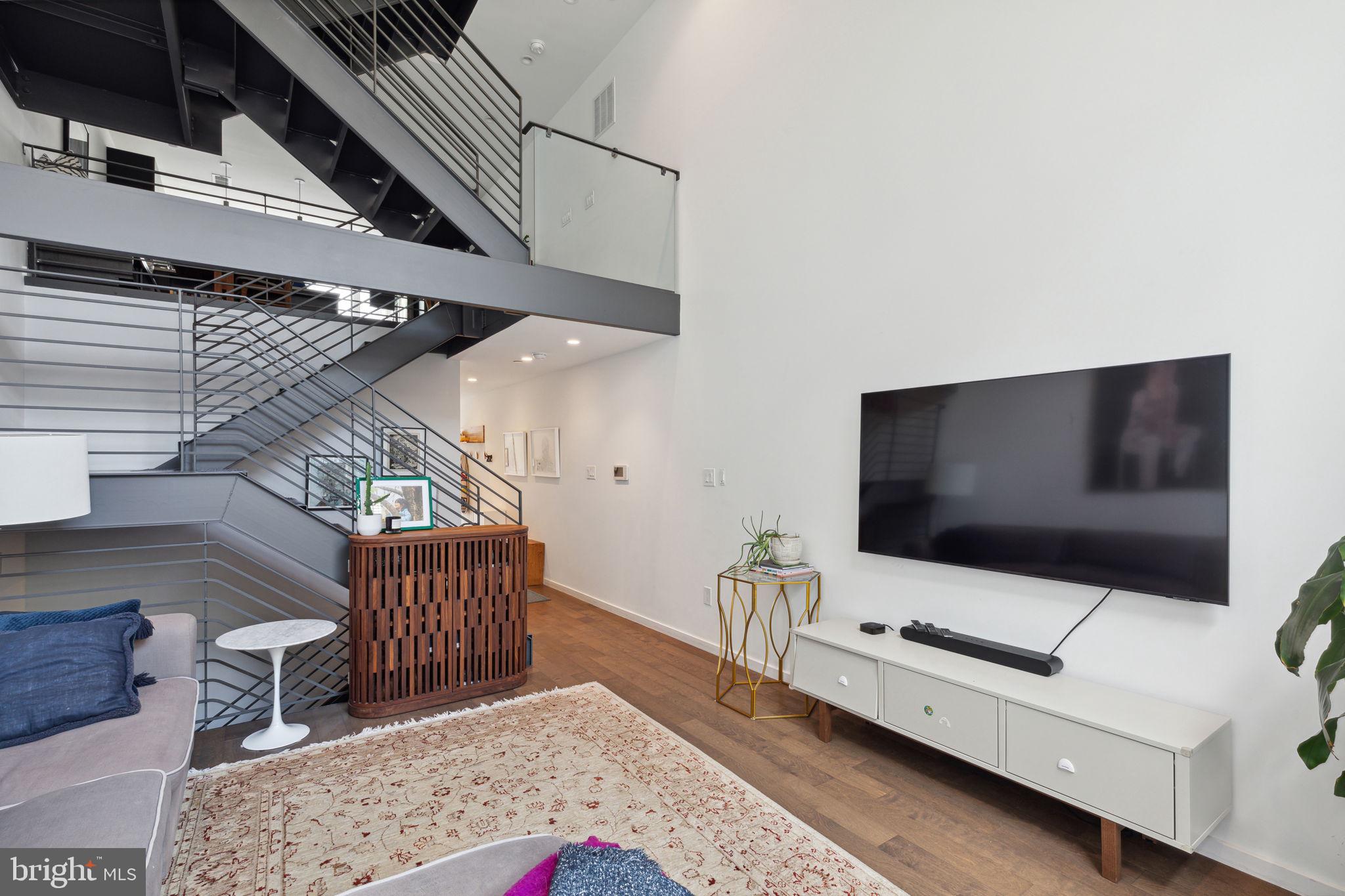 1130 S SYDENHAM STREET