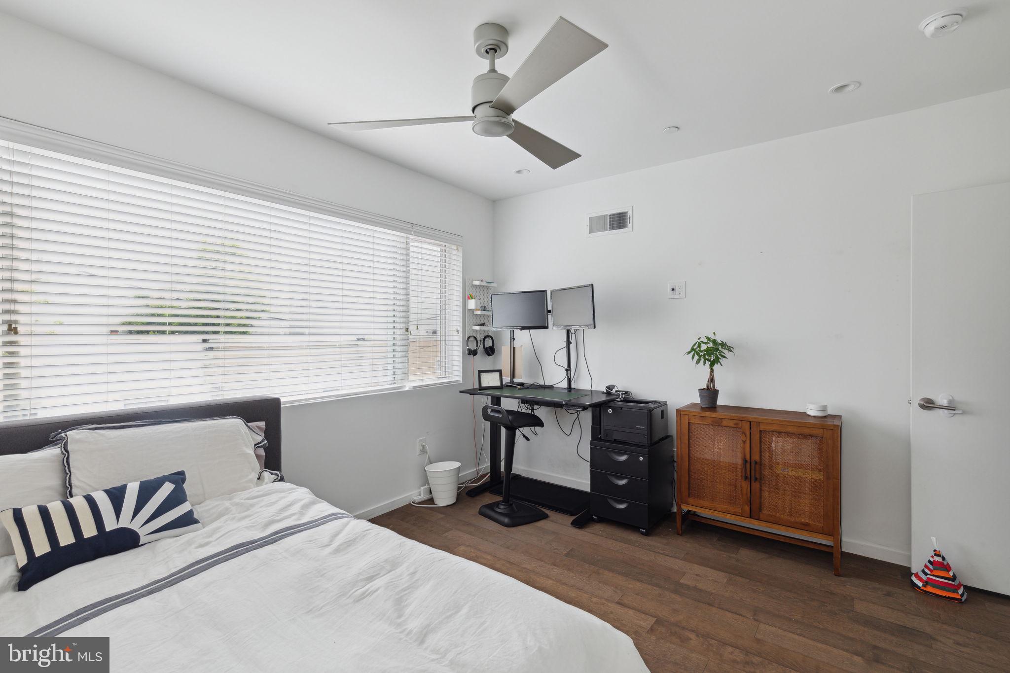 1130 S SYDENHAM STREET