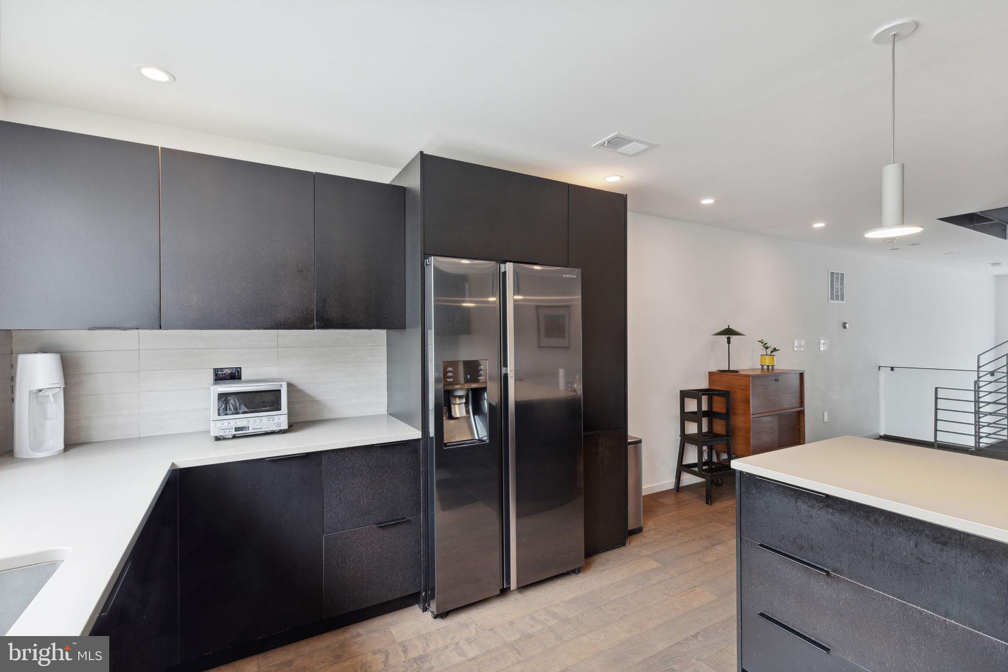 1130 S SYDENHAM STREET