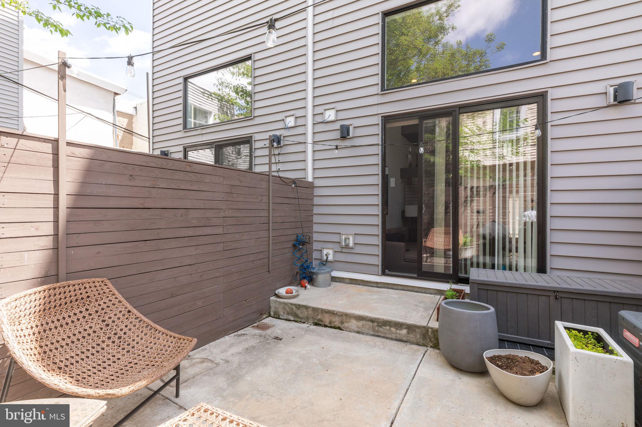 1130 S SYDENHAM STREET