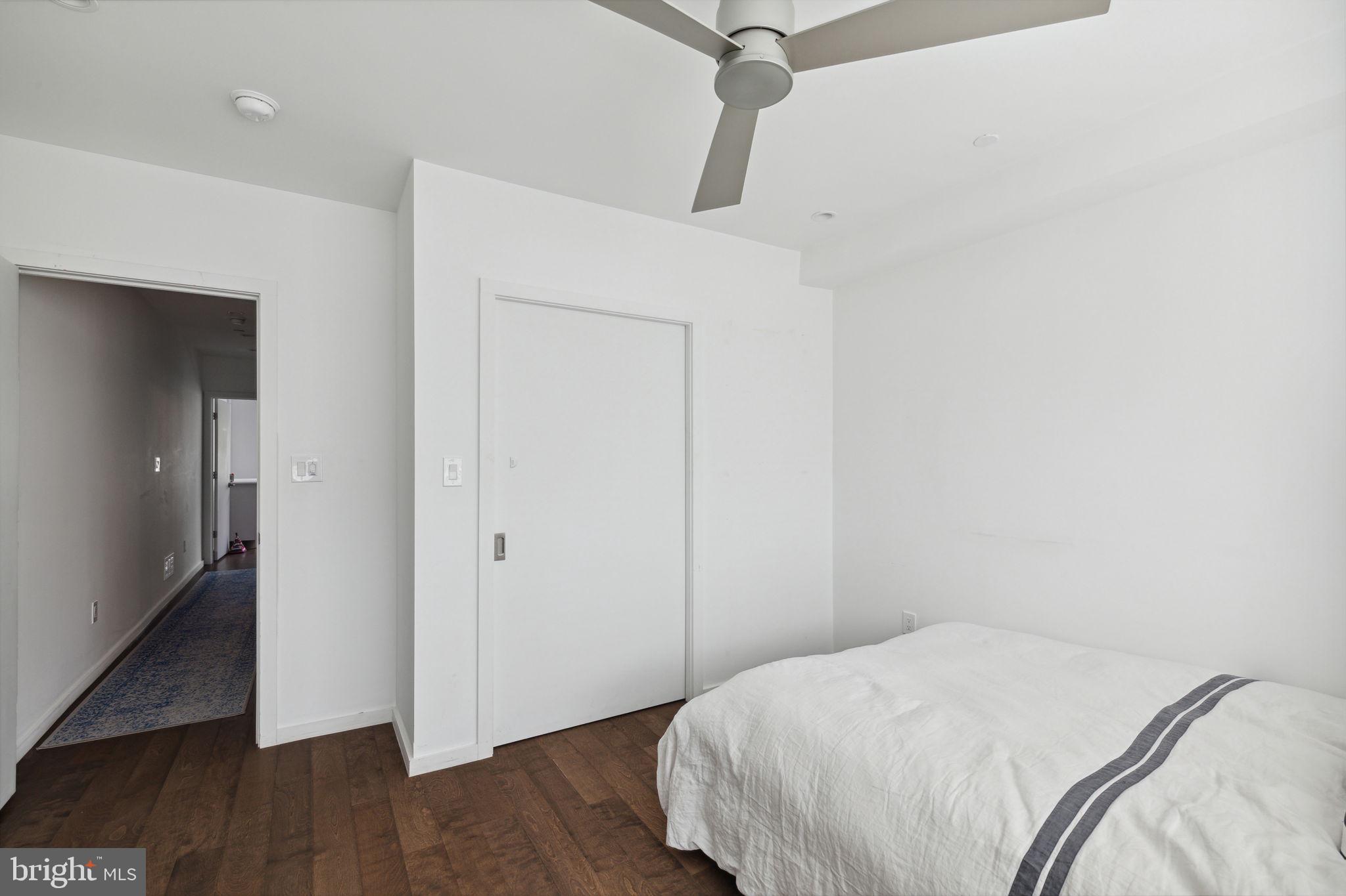 1130 S SYDENHAM STREET