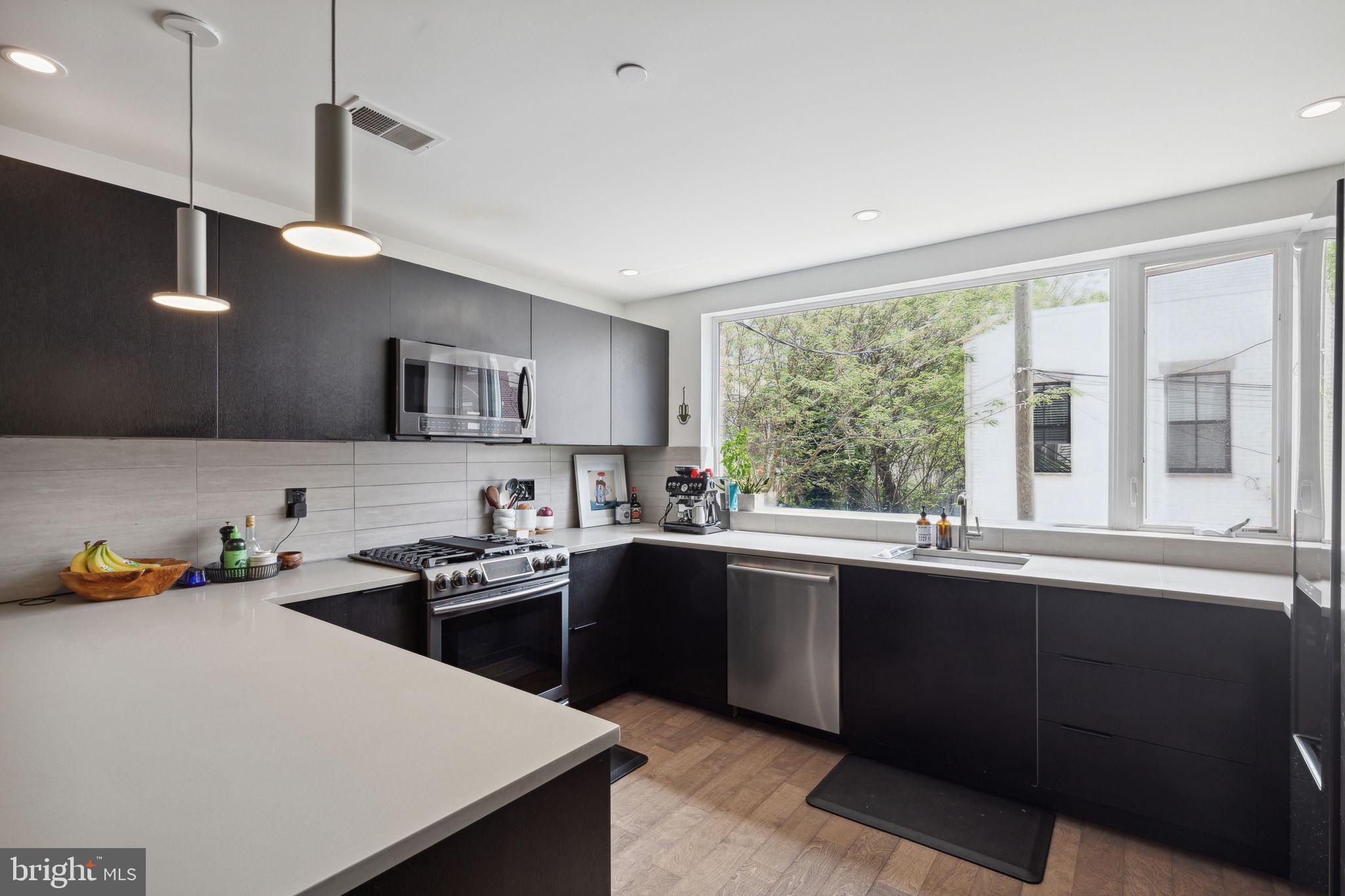 1130 S SYDENHAM STREET