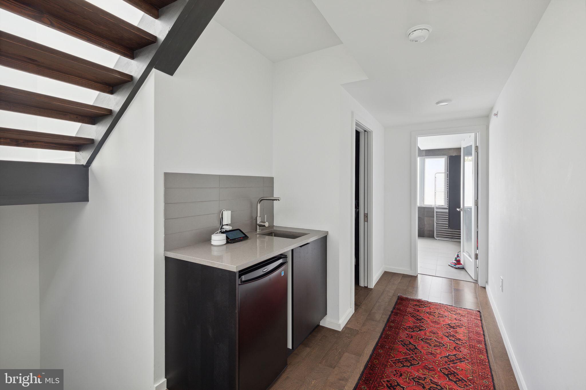 1130 S SYDENHAM STREET