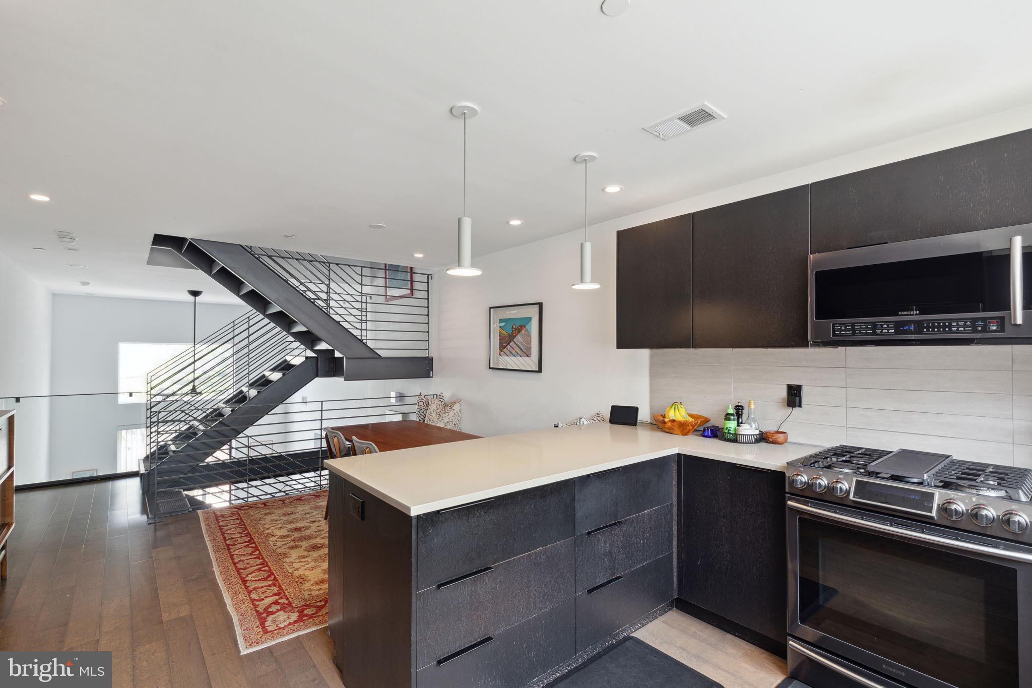 1130 S SYDENHAM STREET