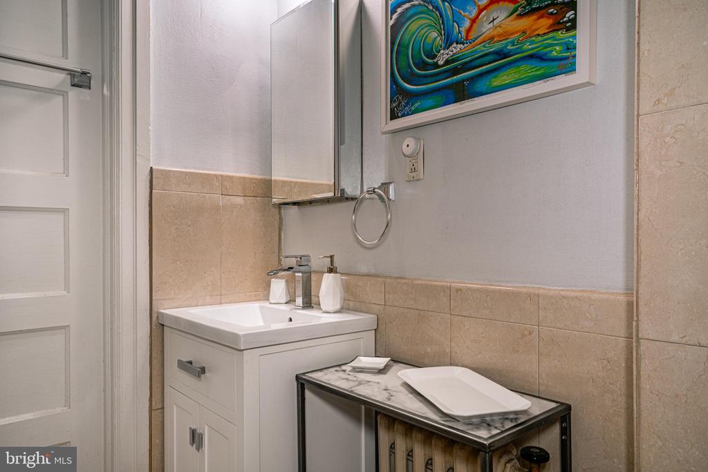 250 S 13TH STREET 1F