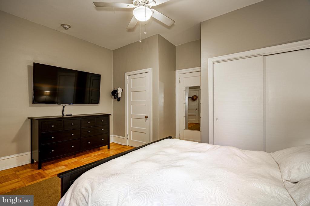 250 S 13TH STREET 1F