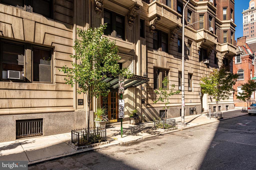 250 S 13TH STREET 1F
