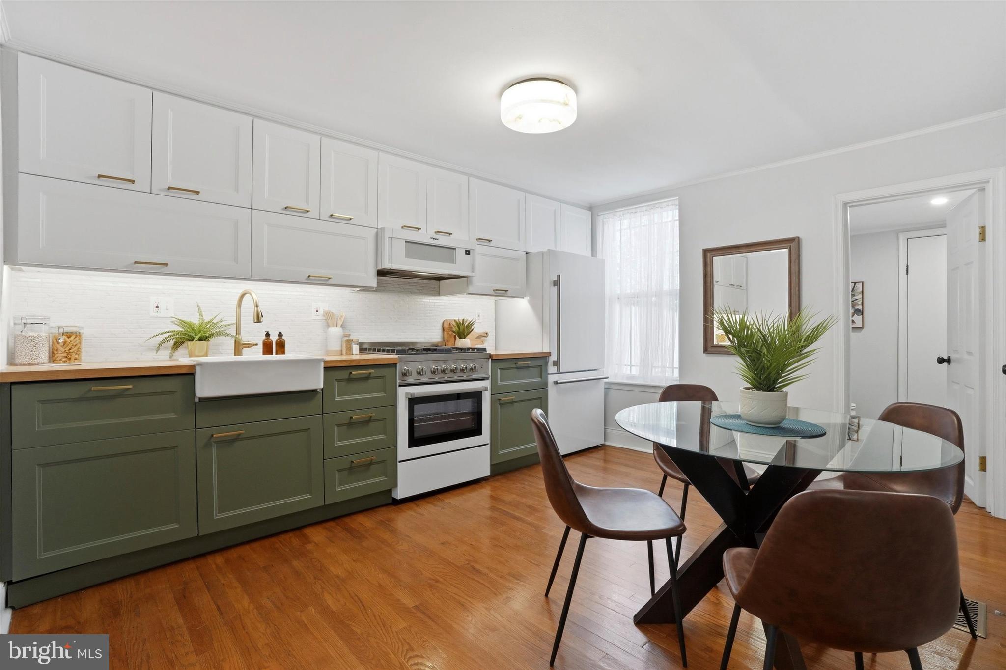 752 S HARSHAW STREET