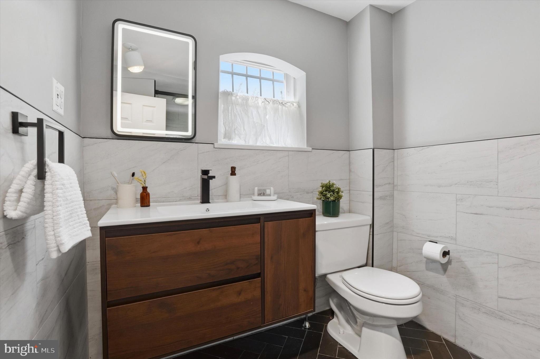 752 S HARSHAW STREET