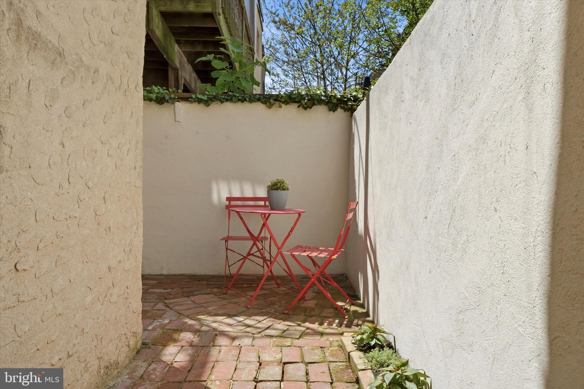 752 S HARSHAW STREET