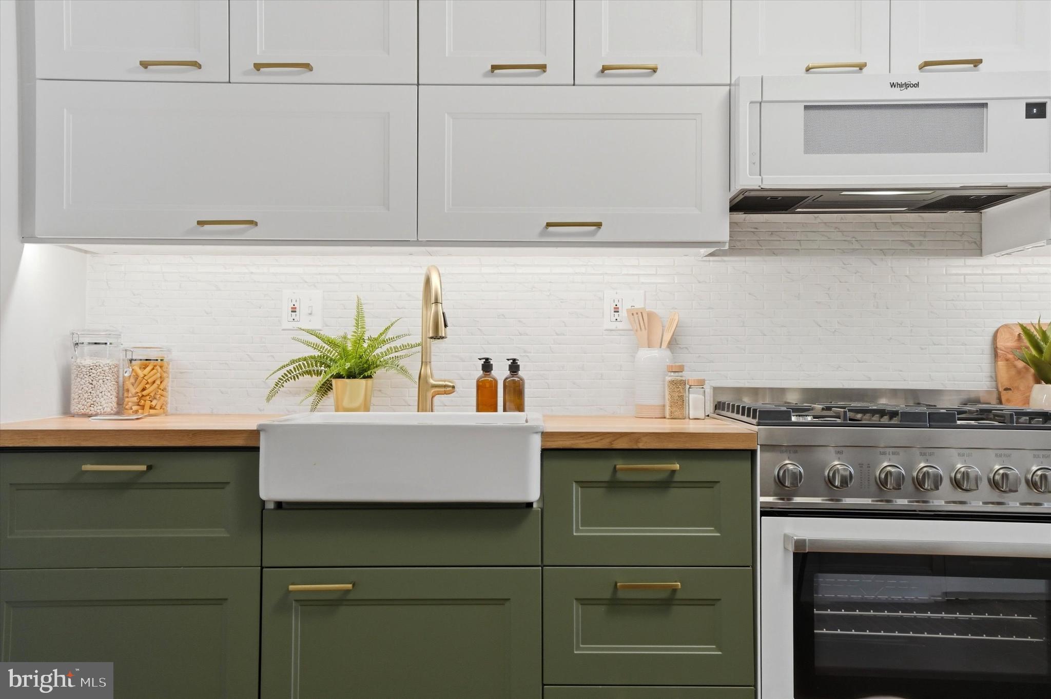 752 S HARSHAW STREET