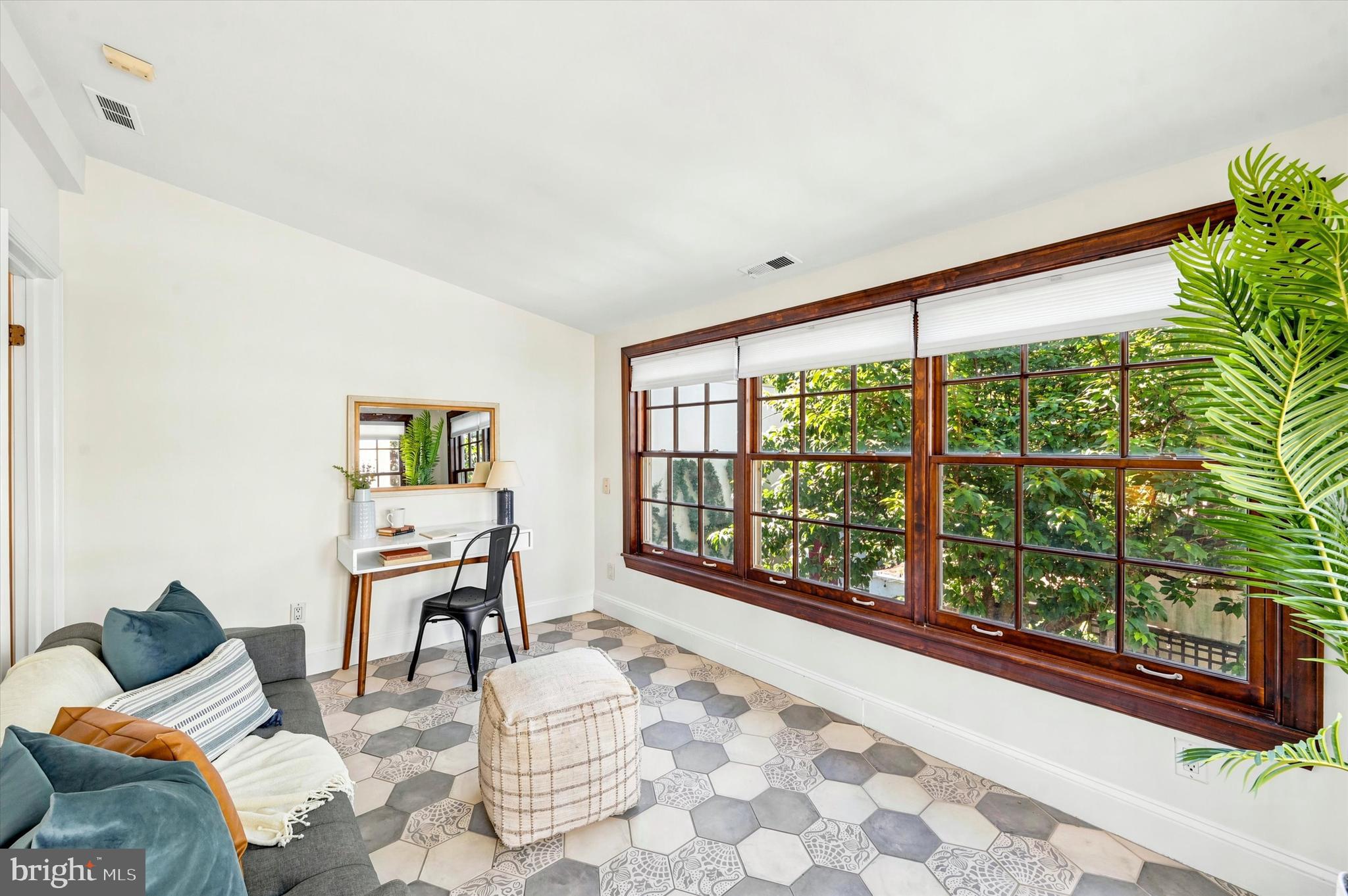 328 SPRUCE STREET 5