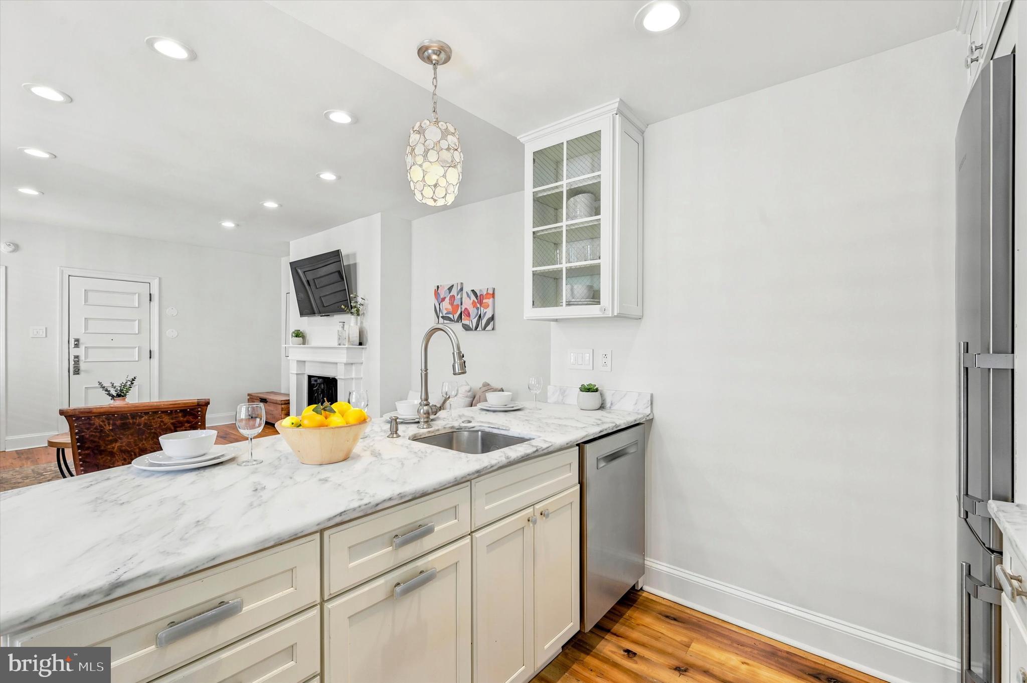 328 SPRUCE STREET 5