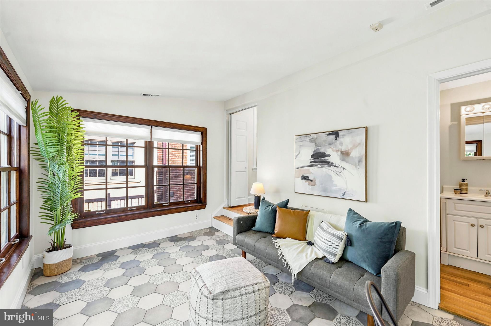 328 SPRUCE STREET 5
