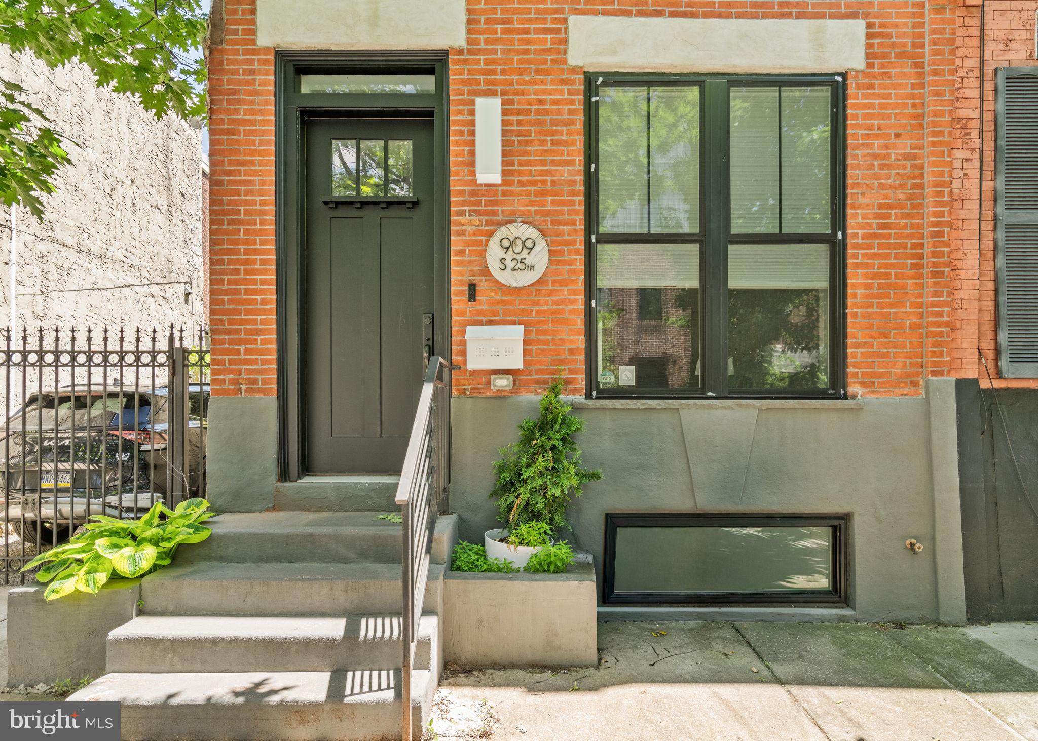 909 S 25TH STREET