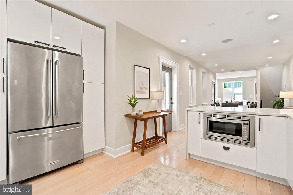 909 S 25TH STREET