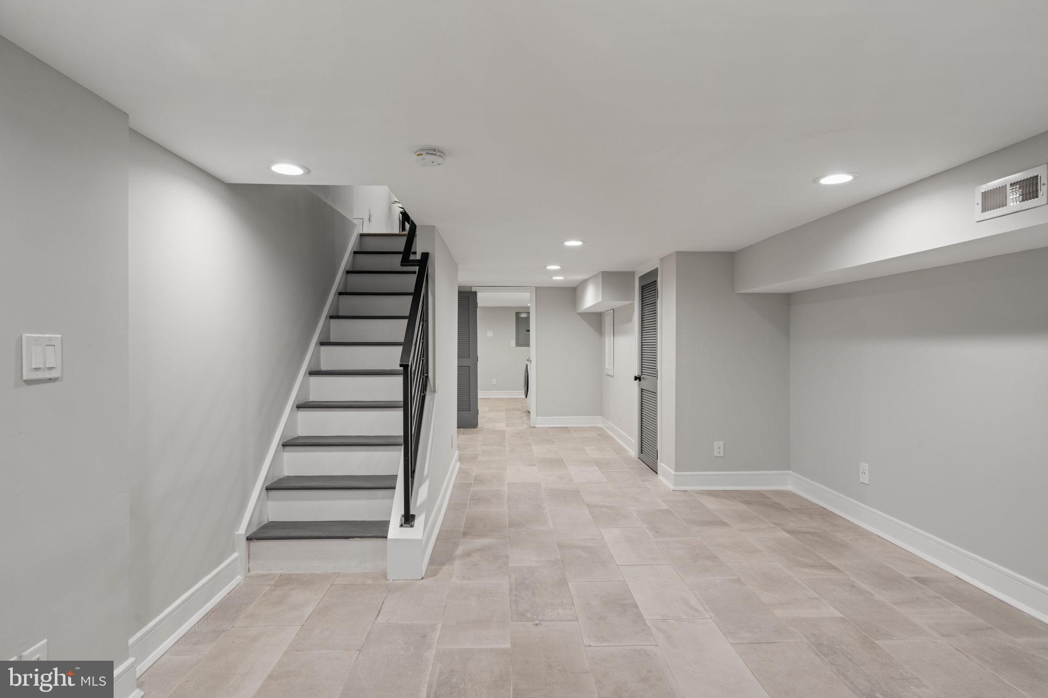 909 S 25TH STREET