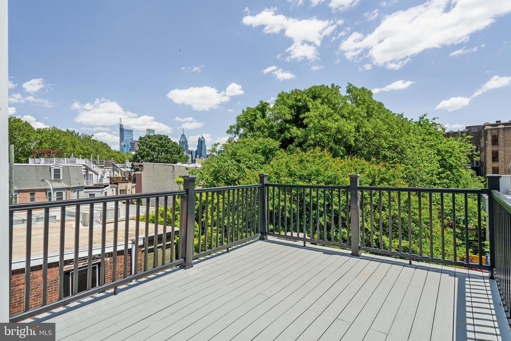 909 S 25TH STREET