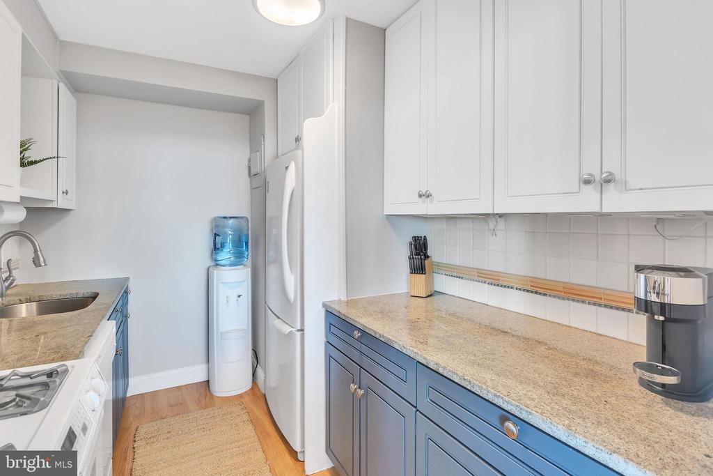 604 S WASHINGTON SQUARE Unit: 1209