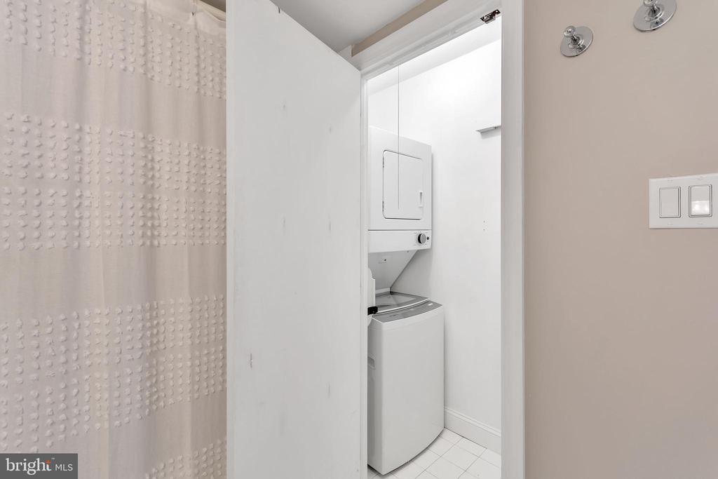 604 S WASHINGTON SQUARE Unit: 1209
